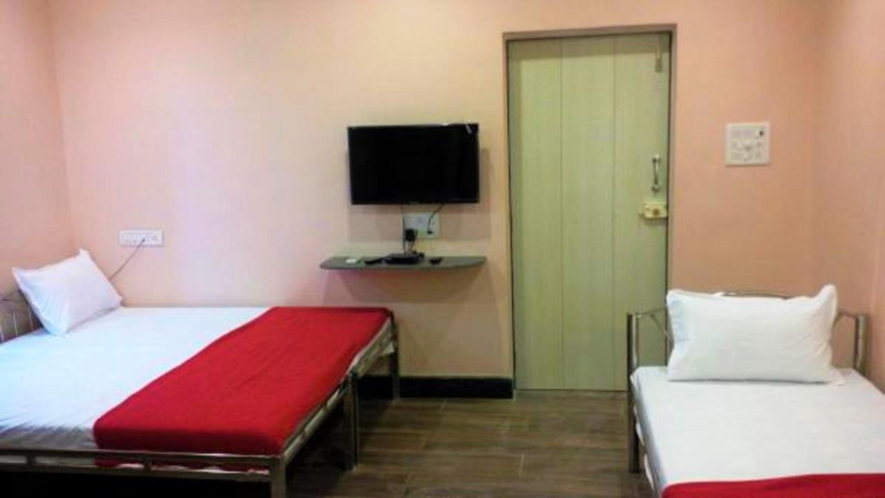 Hotel Blue Bird Colaba Mandve Екстер'єр фото