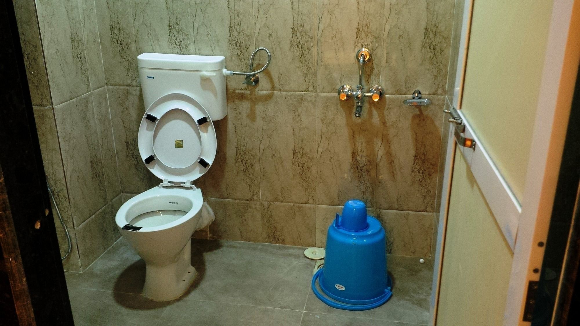 Hotel Blue Bird Colaba Mandve Екстер'єр фото