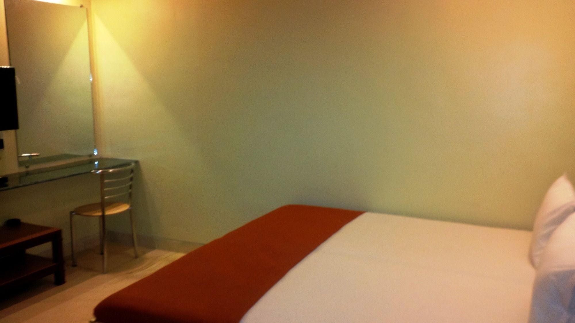 Hotel Blue Bird Colaba Mandve Екстер'єр фото