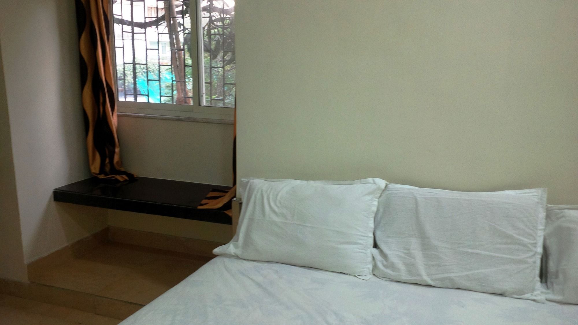 Hotel Blue Bird Colaba Mandve Екстер'єр фото